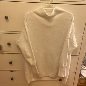 RD style white ottoman sweater. Free people dupe. No stains some light piling.